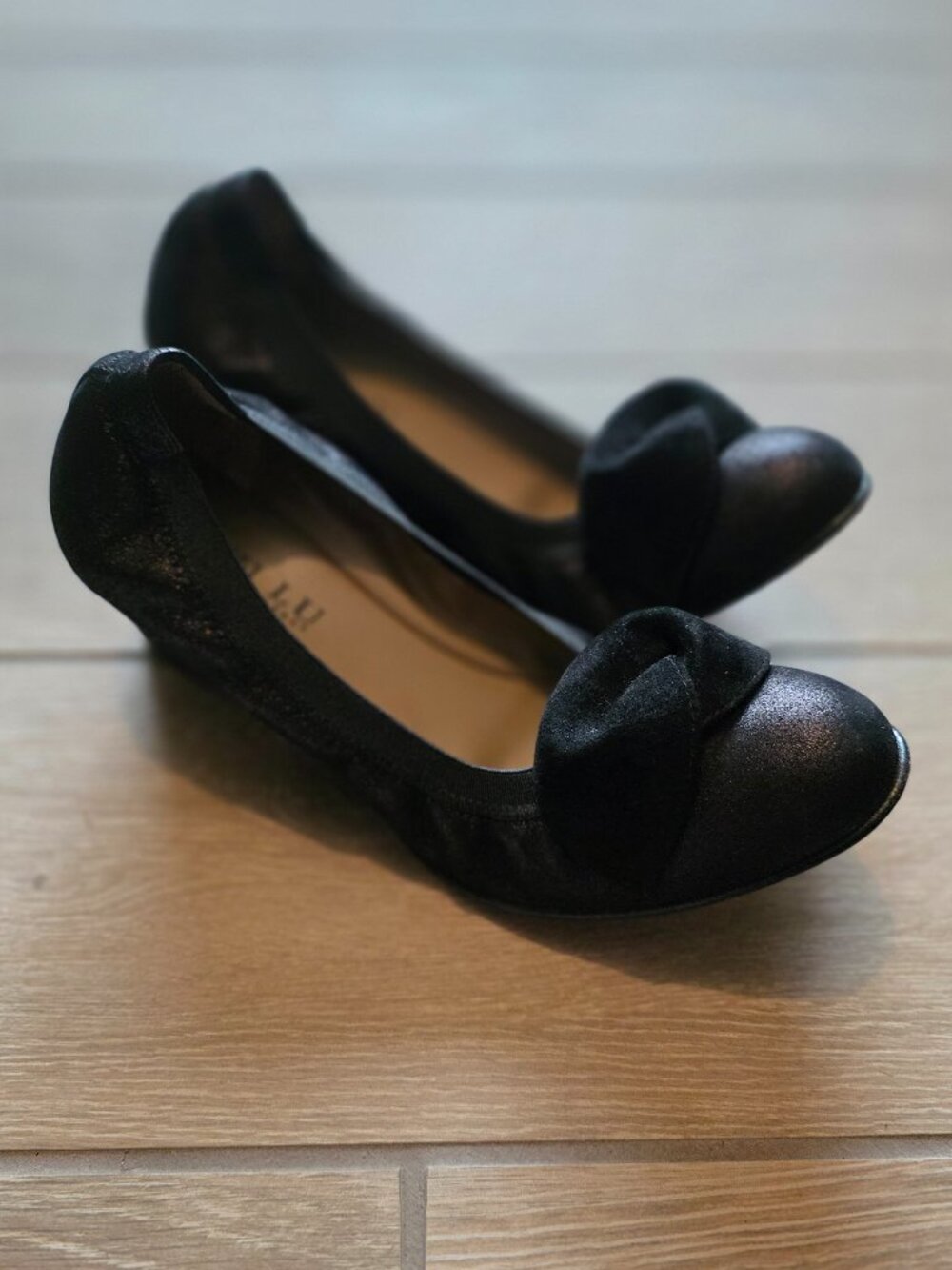 Anyi Lu Wedge with Rose in 39